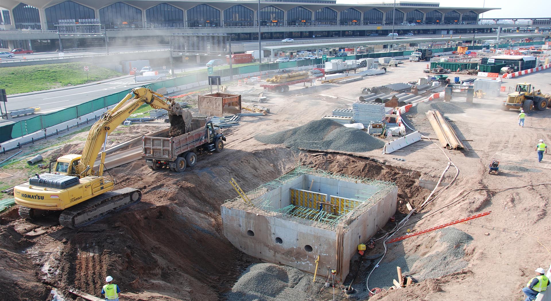 Newark Airport Terminal B Bridges And Pump Stations - Conti Civil